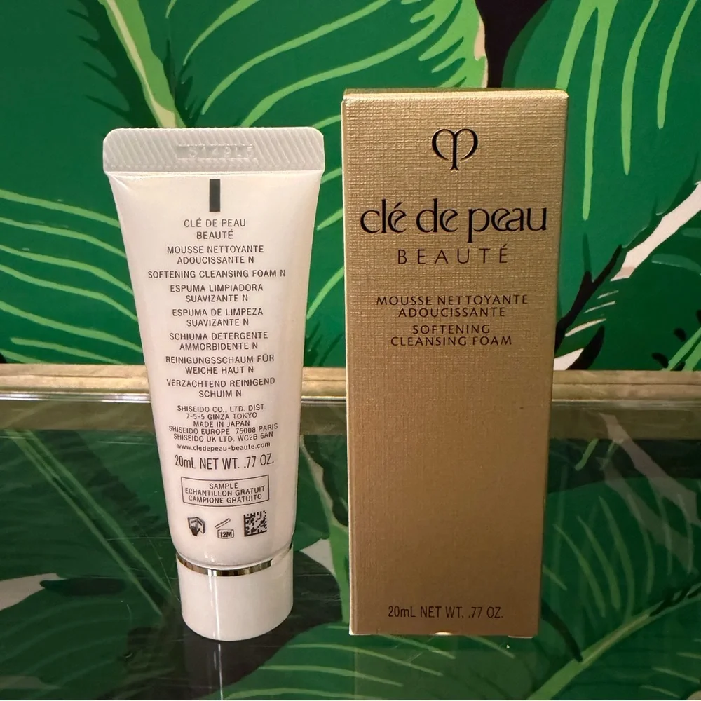 NWT Cle de Peau Softening Cleansing Foam 20mL Mini